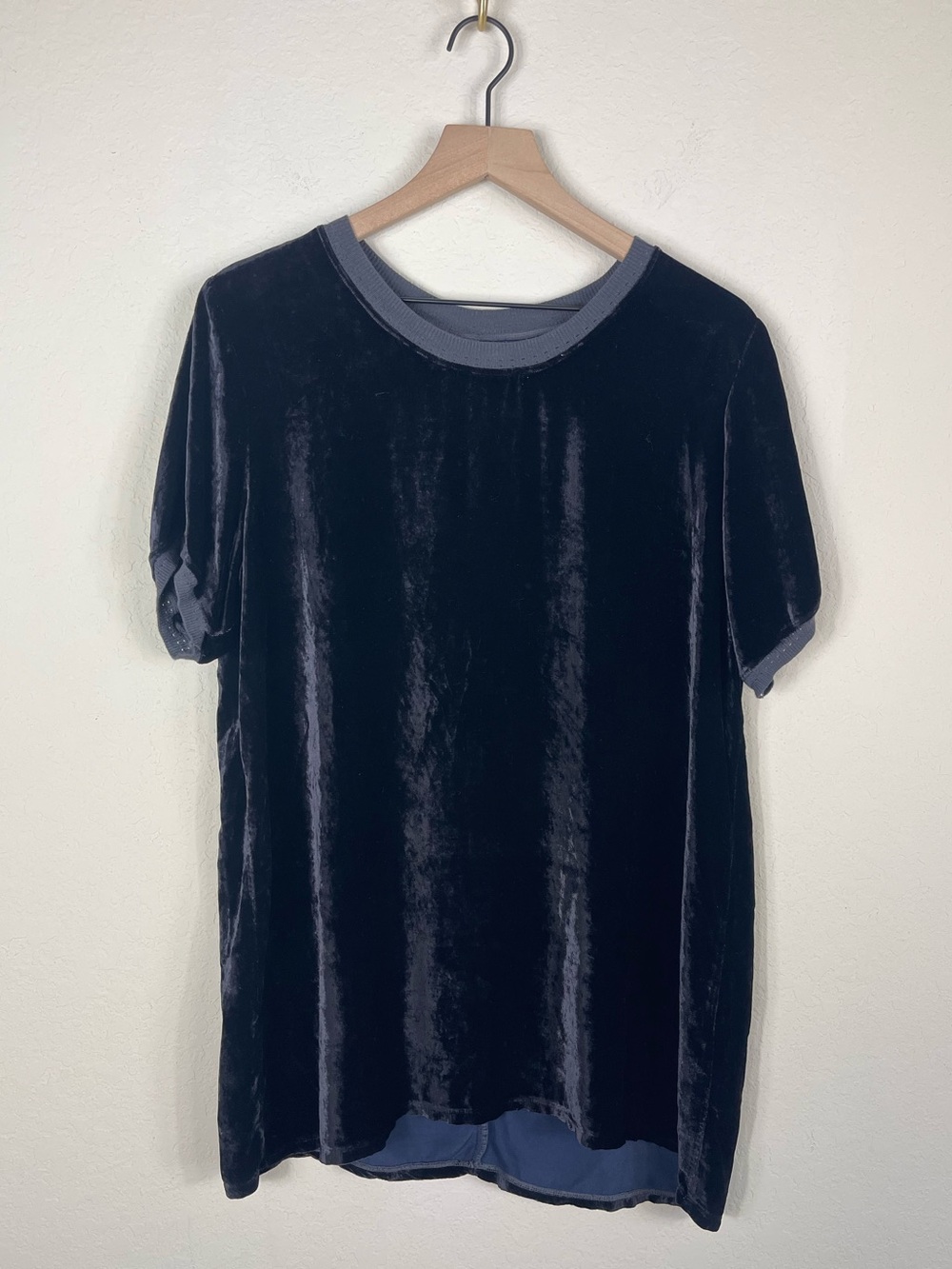 Johnny Was Pete & Greta Velvet Short Sleeve Tunic Top Black Size XS - Picture 2 of 5